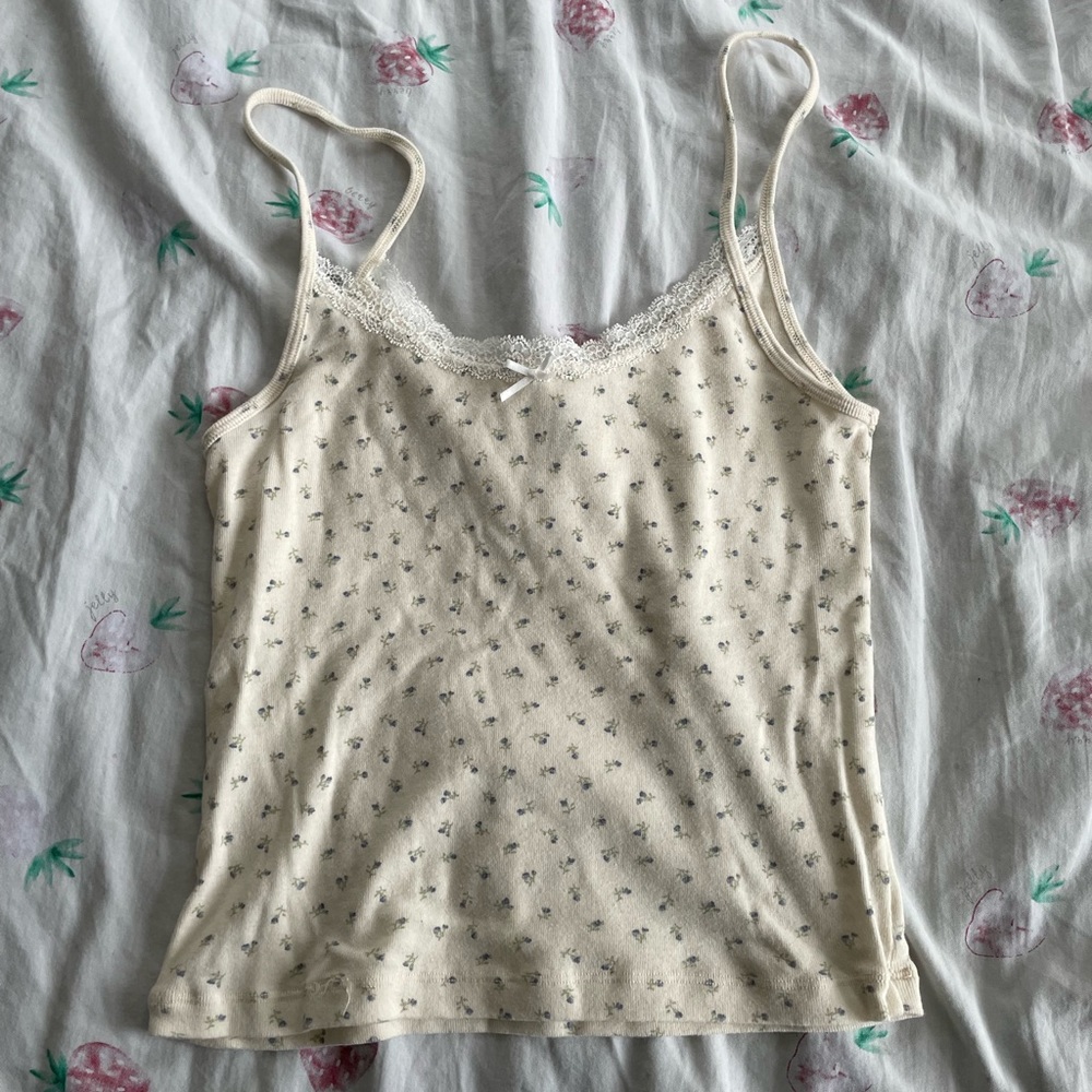 Brandy Melville Skylar floral lace tank